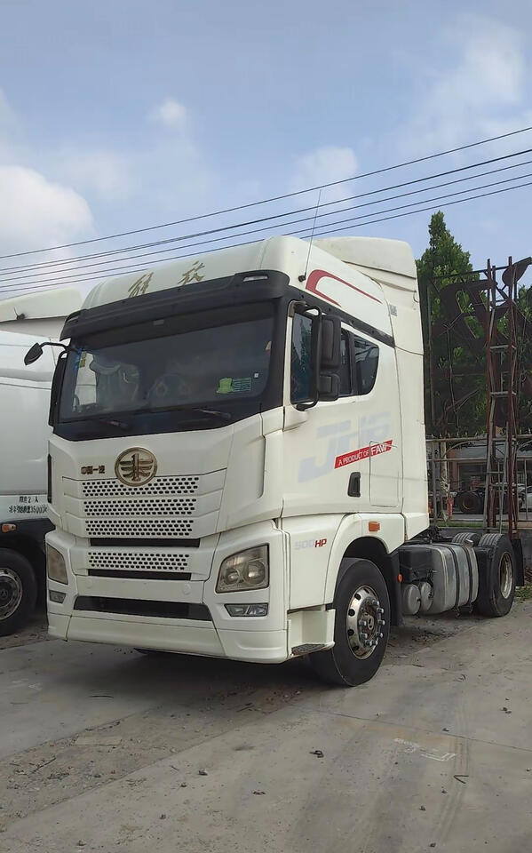 Second-hand tractor truck Second-hand tractor truck