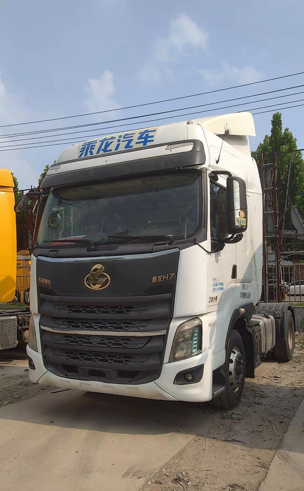 Second-hand tractor truck